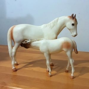 Top Hat Mare & Foal Breyer set